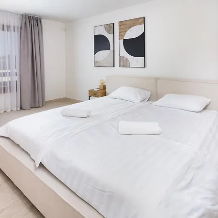 Cc8 Iv By Zanis アパート